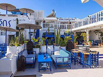 《最终幻想7：重生》克劳德为何亲吻蒂法 官方这么解释